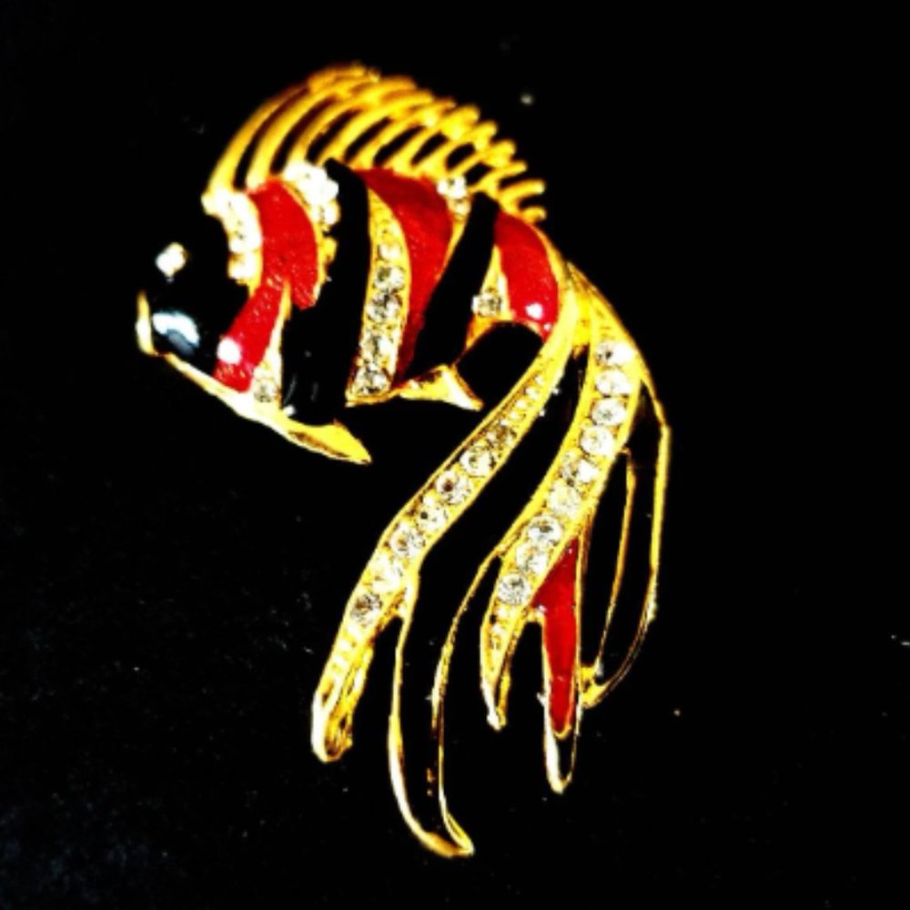 Red Black Enamel Rhinestone Fantail Goldfish Brooch Lapel Pin